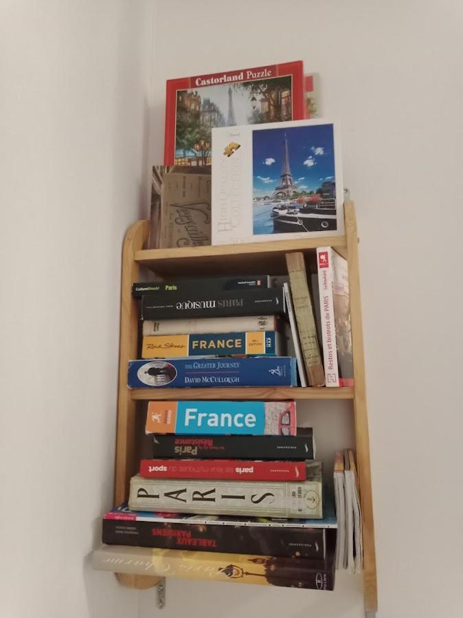 Apartamento Petite Maison Avec Cour Dans Les Beaux Quartiers-Vous Faites Le Menage- Very Good Prices For T-H-E Location But You Have To Clea-N Th-E Flat París Exterior foto