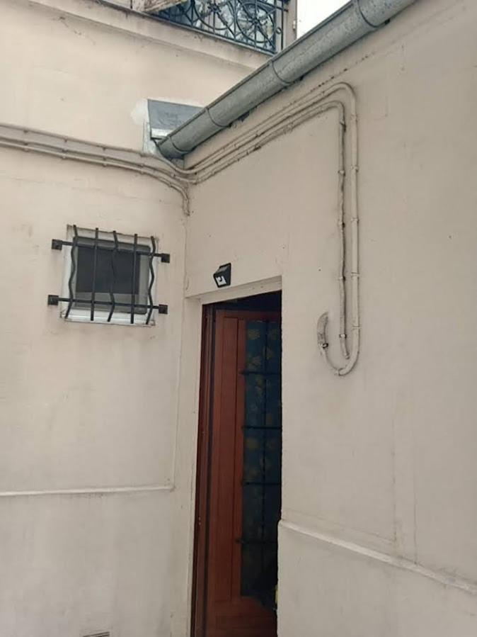 Apartamento Petite Maison Avec Cour Dans Les Beaux Quartiers-Vous Faites Le Menage- Very Good Prices For T-H-E Location But You Have To Clea-N Th-E Flat París Exterior foto
